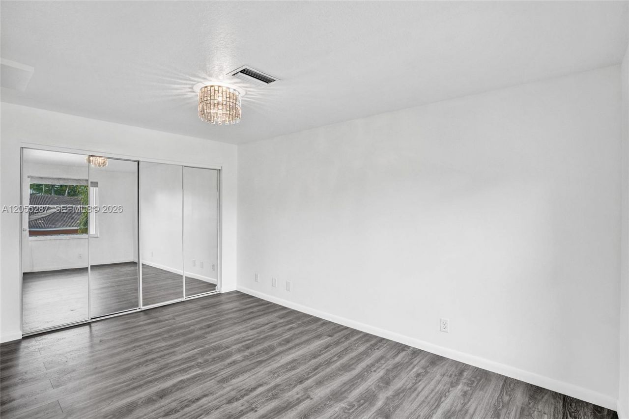 740 E Cypress Pointe Dr E, Pembroke Pines, FL 33027 Photo