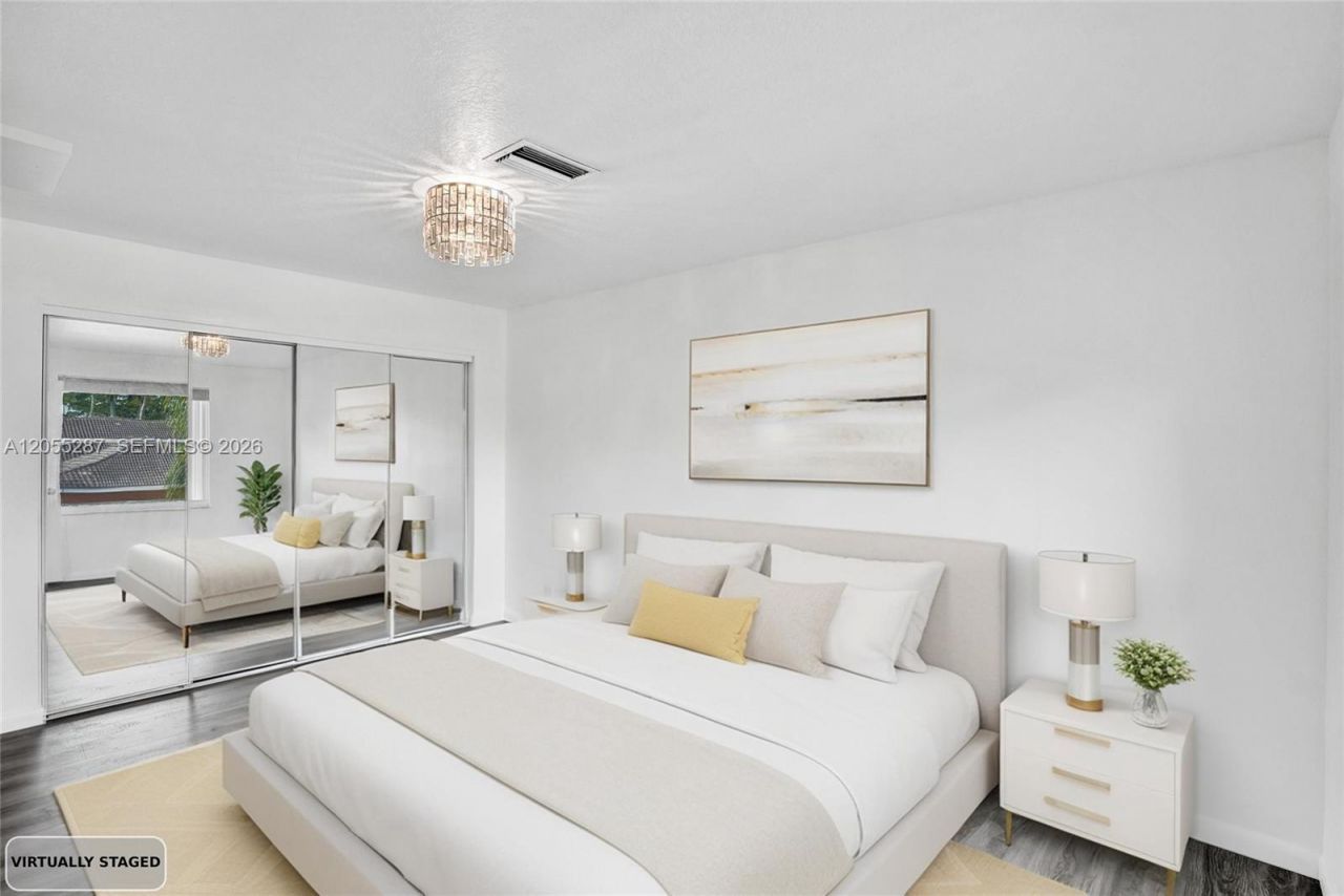 740 E Cypress Pointe Dr E, Pembroke Pines, FL 33027 Photo
