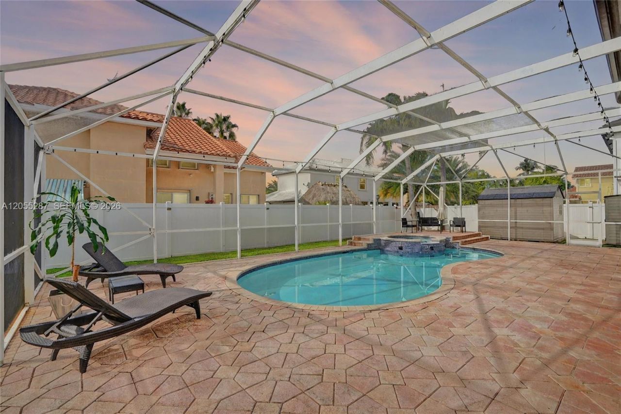 740 E Cypress Pointe Dr E, Pembroke Pines, FL 33027 Photo