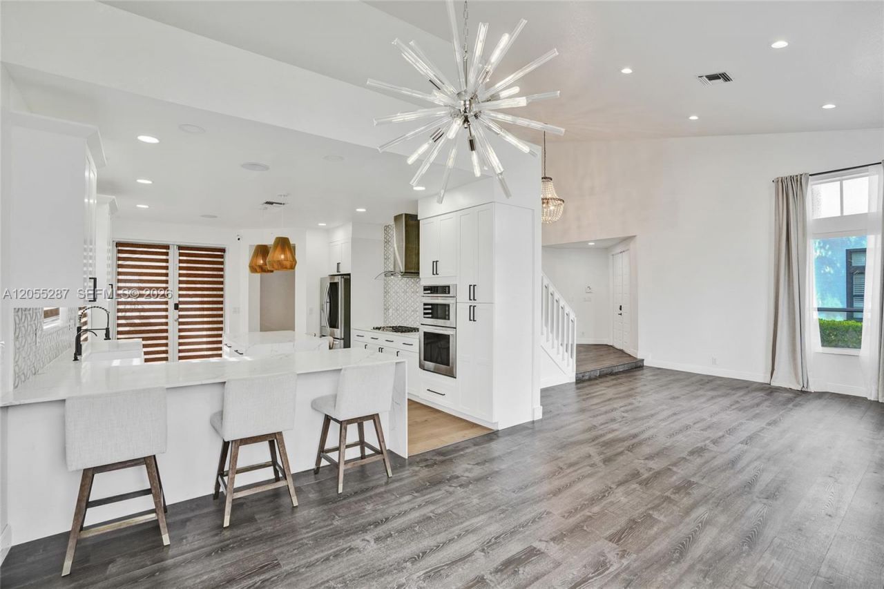 740 E Cypress Pointe Dr E, Pembroke Pines, FL 33027 Photo