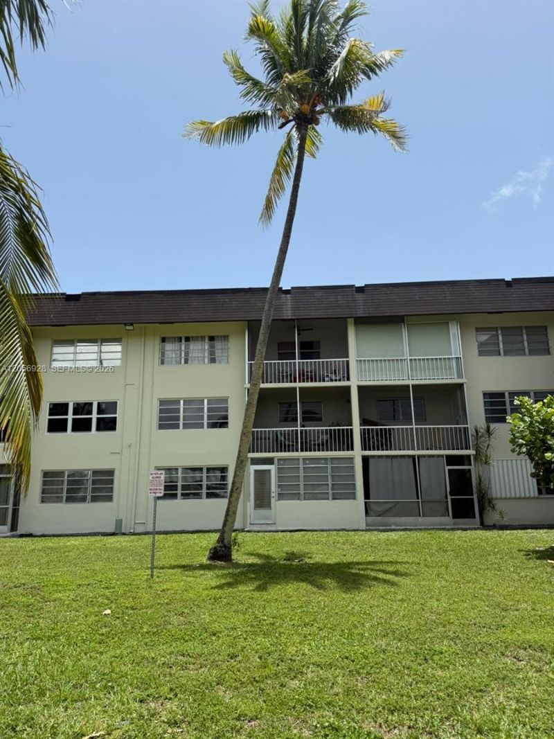 1540 NE 191st St , Unit 140, Miami, FL 33179 Photo