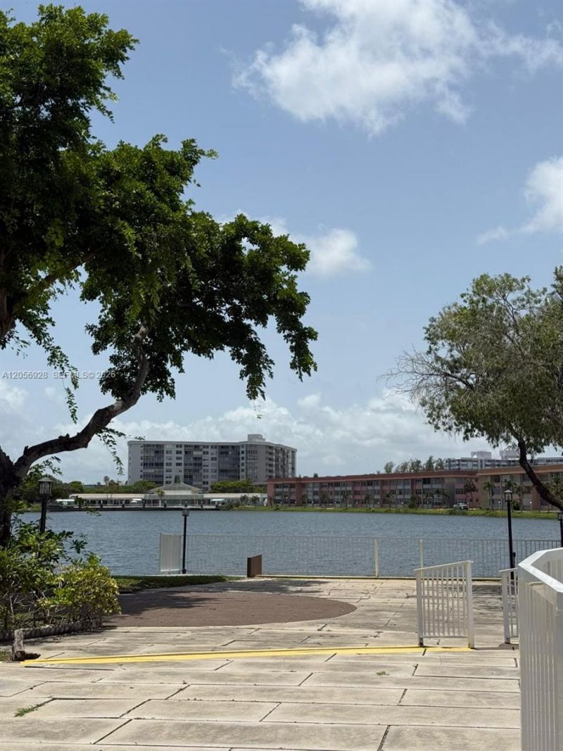 1540 NE 191st St , Unit 140, Miami, FL 33179 Photo