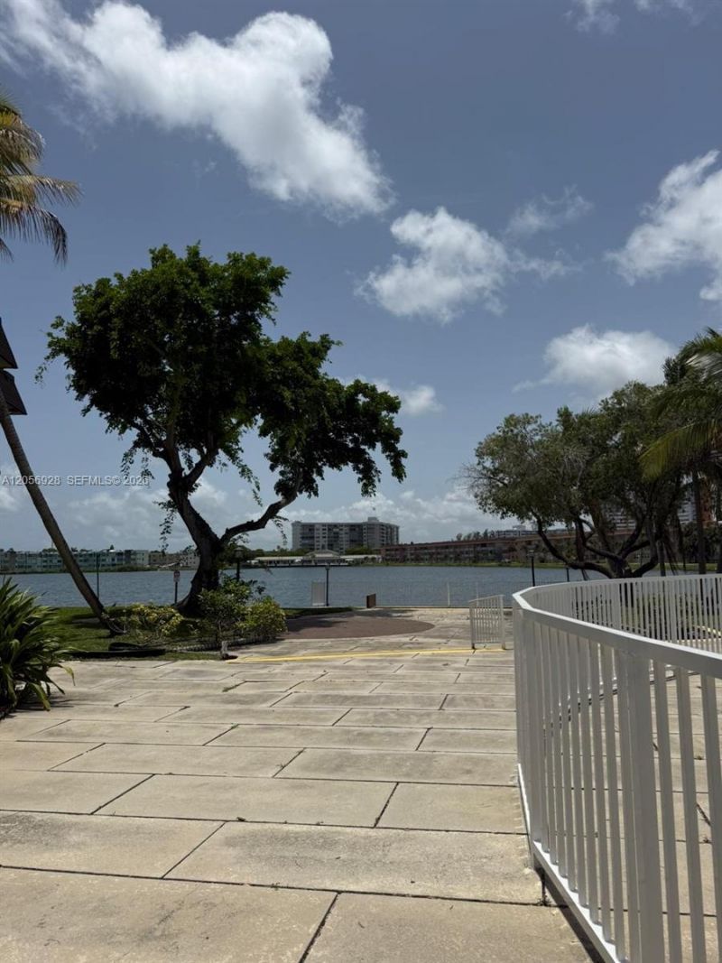 1540 NE 191st St , Unit 140, Miami, FL 33179 Photo