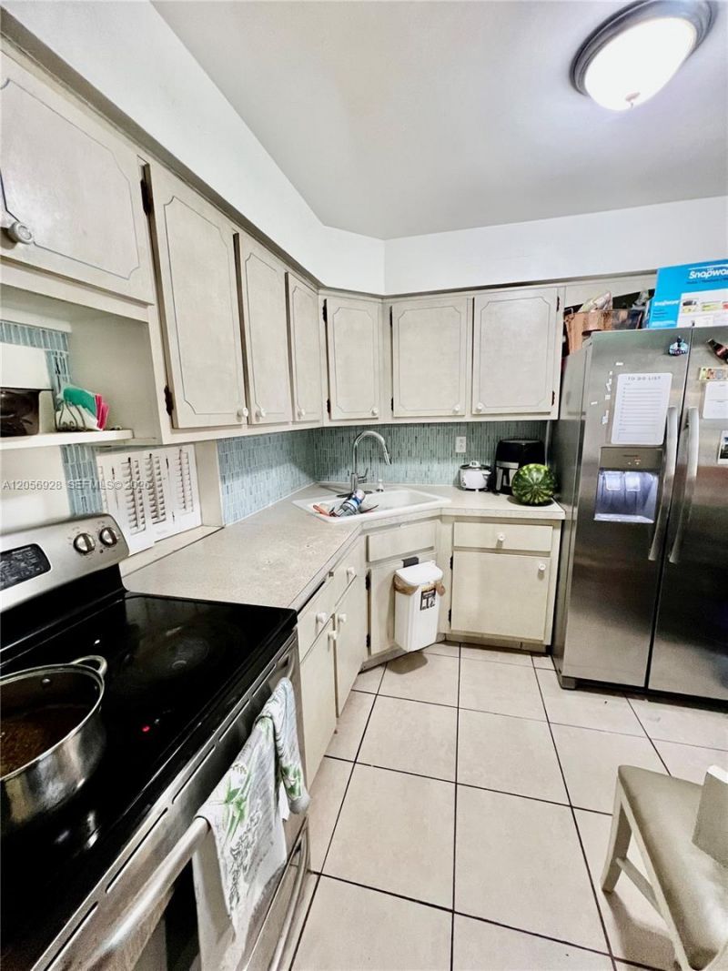 1540 NE 191st St , Unit 140, Miami, FL 33179 Photo