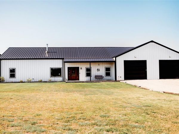 208 Chicken Field Road, Whitewright, TX 75491