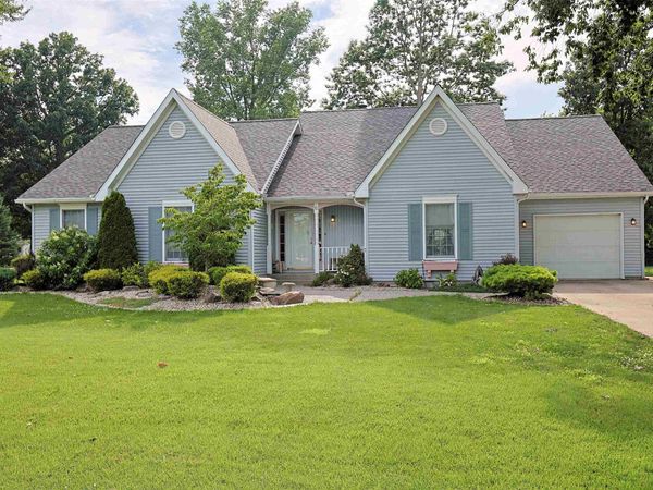 711 Laura Lane, Sweetser, IN 46987