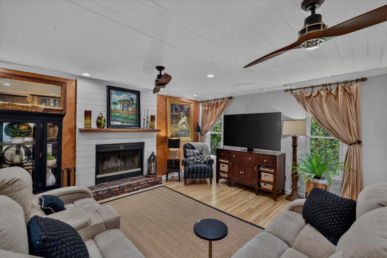 205 Telfair Court Photo 16