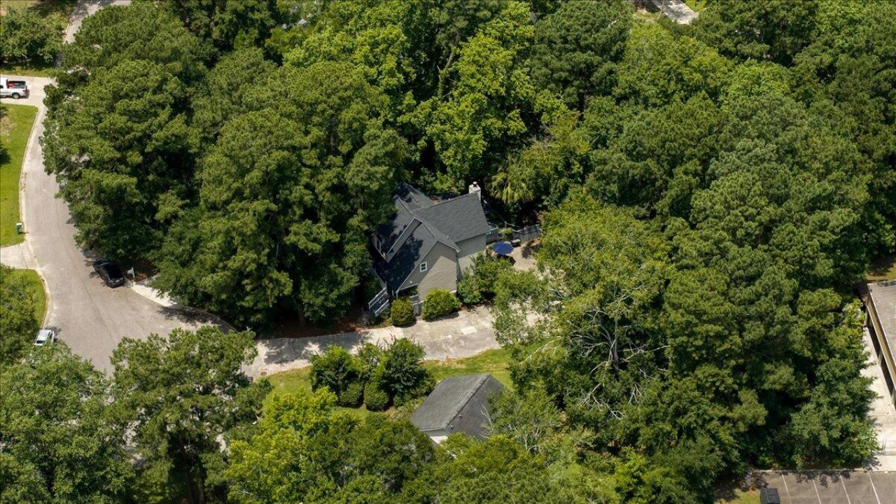205 Telfair Court Photo 6