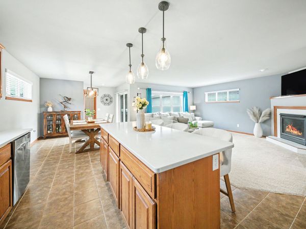 3821 STONEBRIDGE Drive, Madison, WI 53719