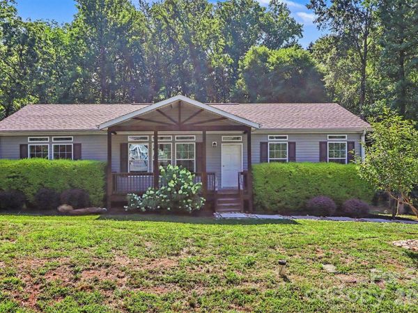806 New Castle Court , Albemarle, NC 28001
