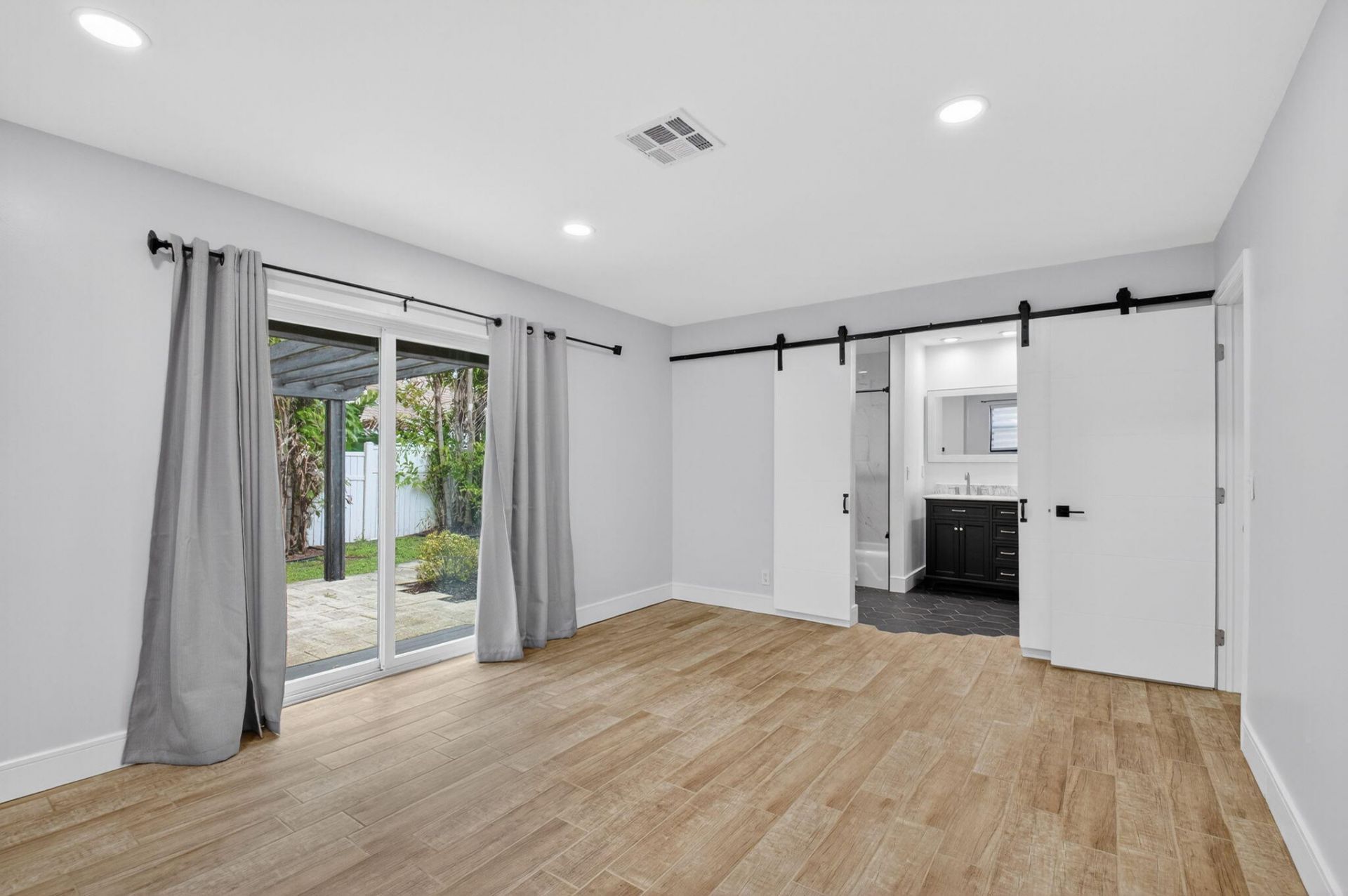 725 Heron Drive, Delray Beach, FL 33444 Photo