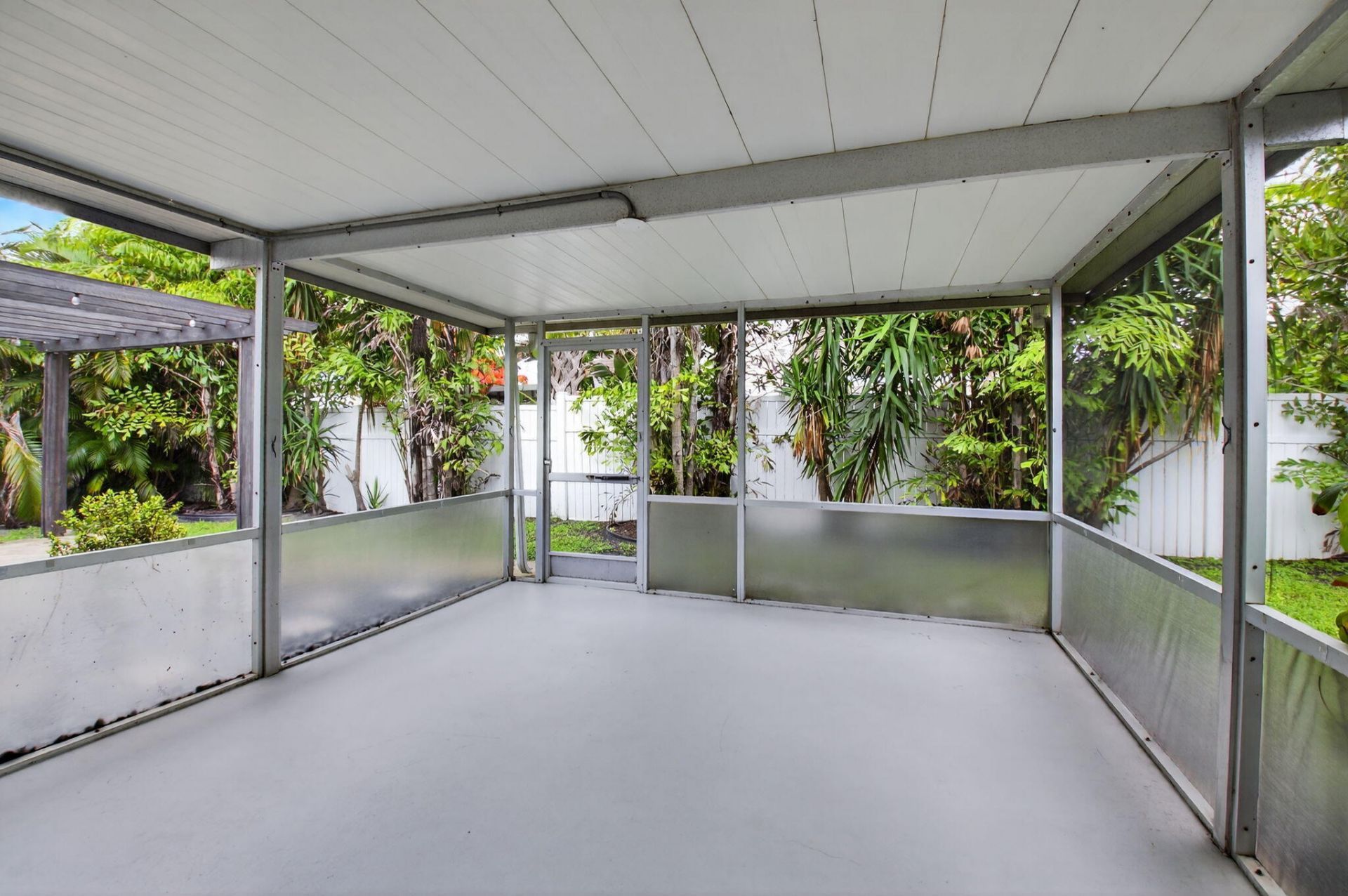 725 Heron Drive, Delray Beach, FL 33444 Photo