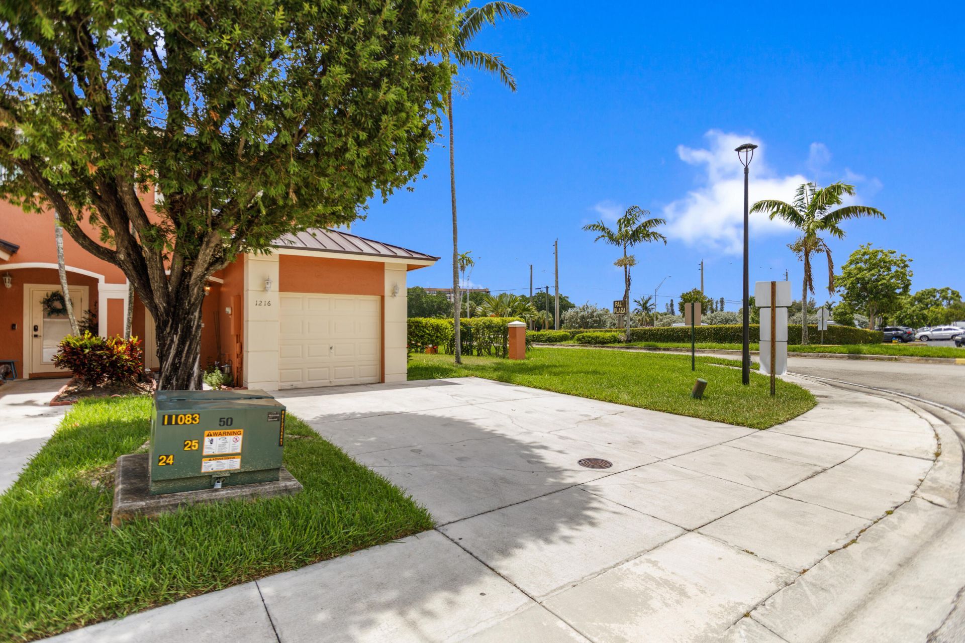 1216 NW 100th Avenue, Pembroke Pines, FL 33024 Photo