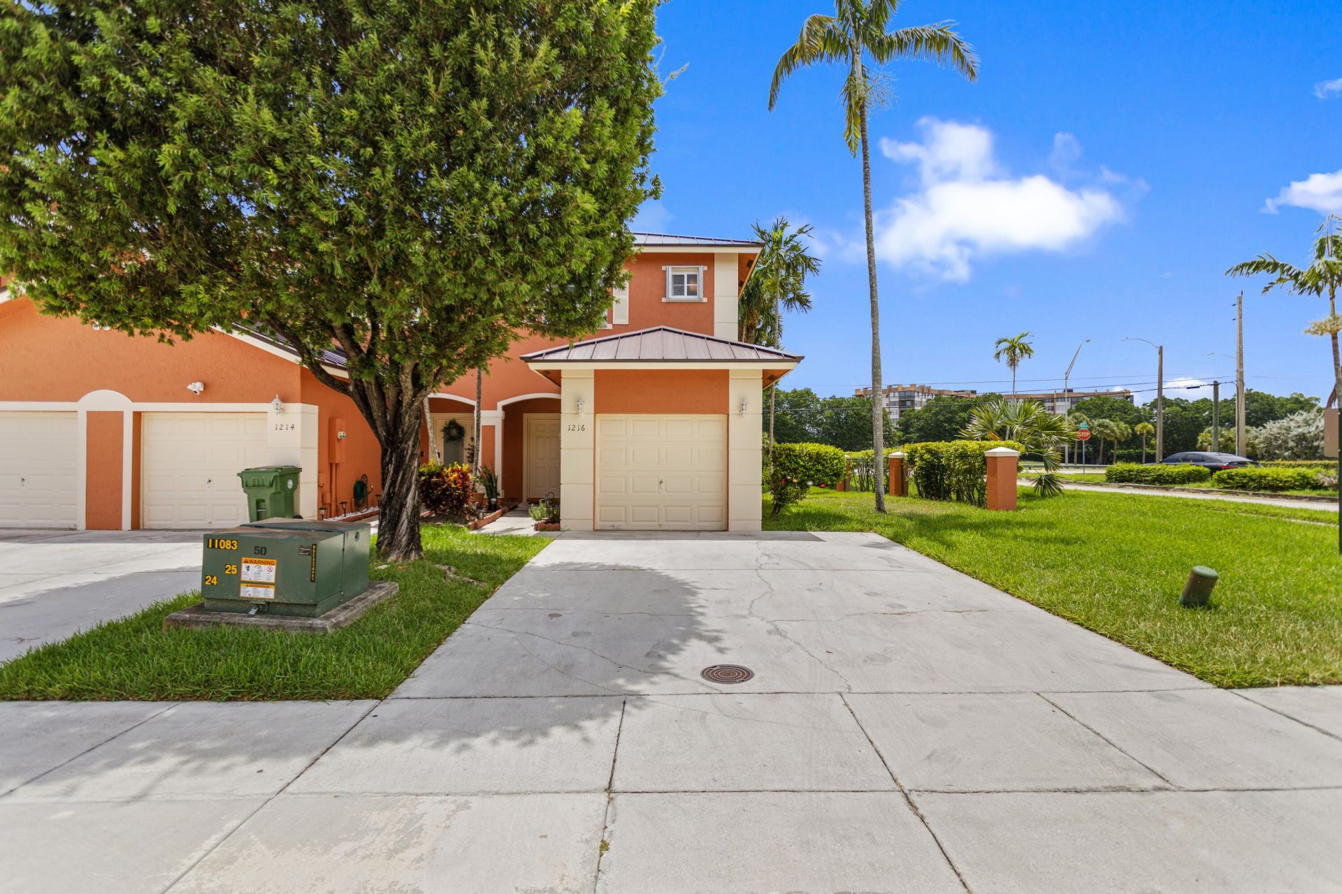 1216 NW 100th Avenue, Pembroke Pines, FL 33024 Photo