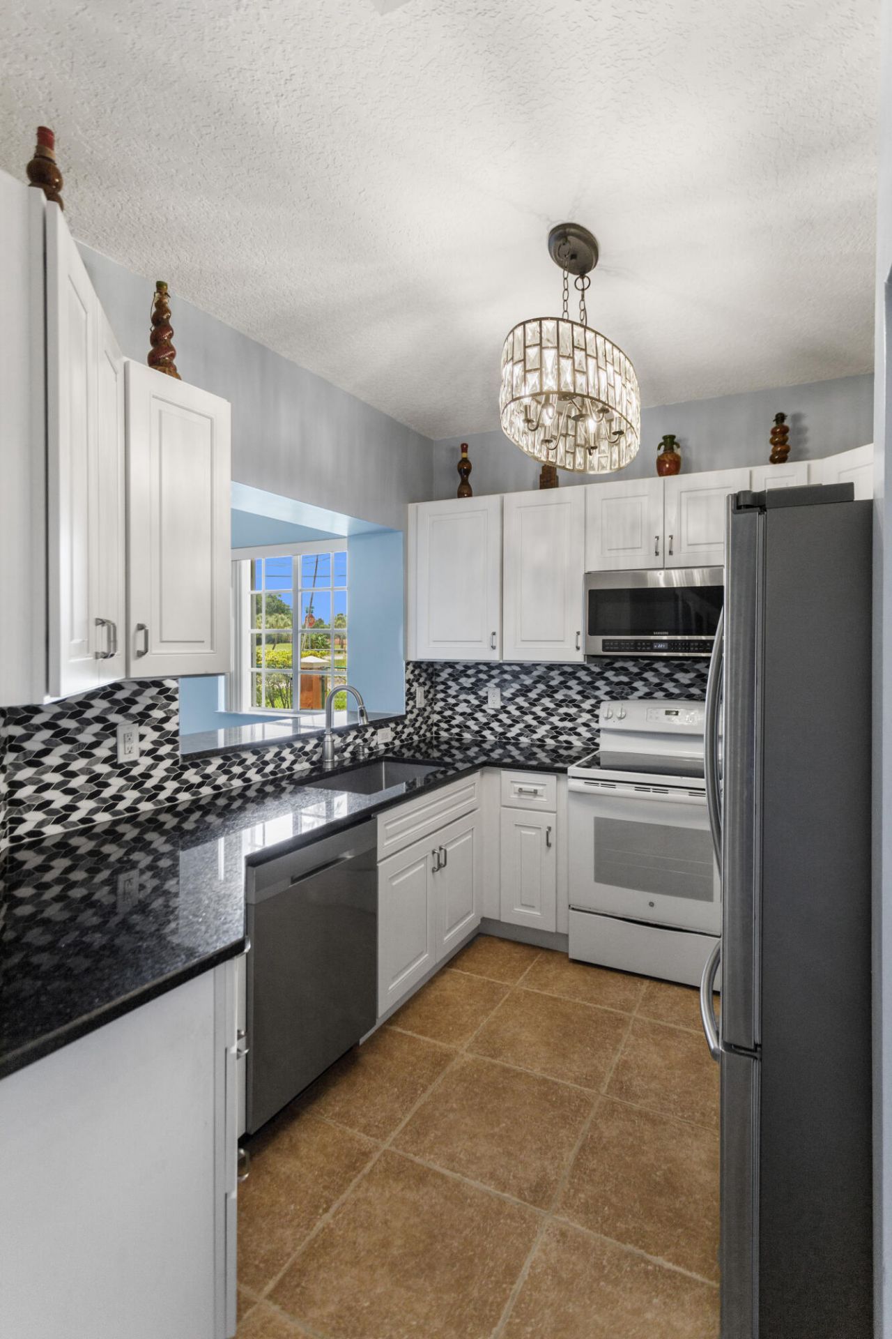 1216 NW 100th Avenue, Pembroke Pines, FL 33024 Photo
