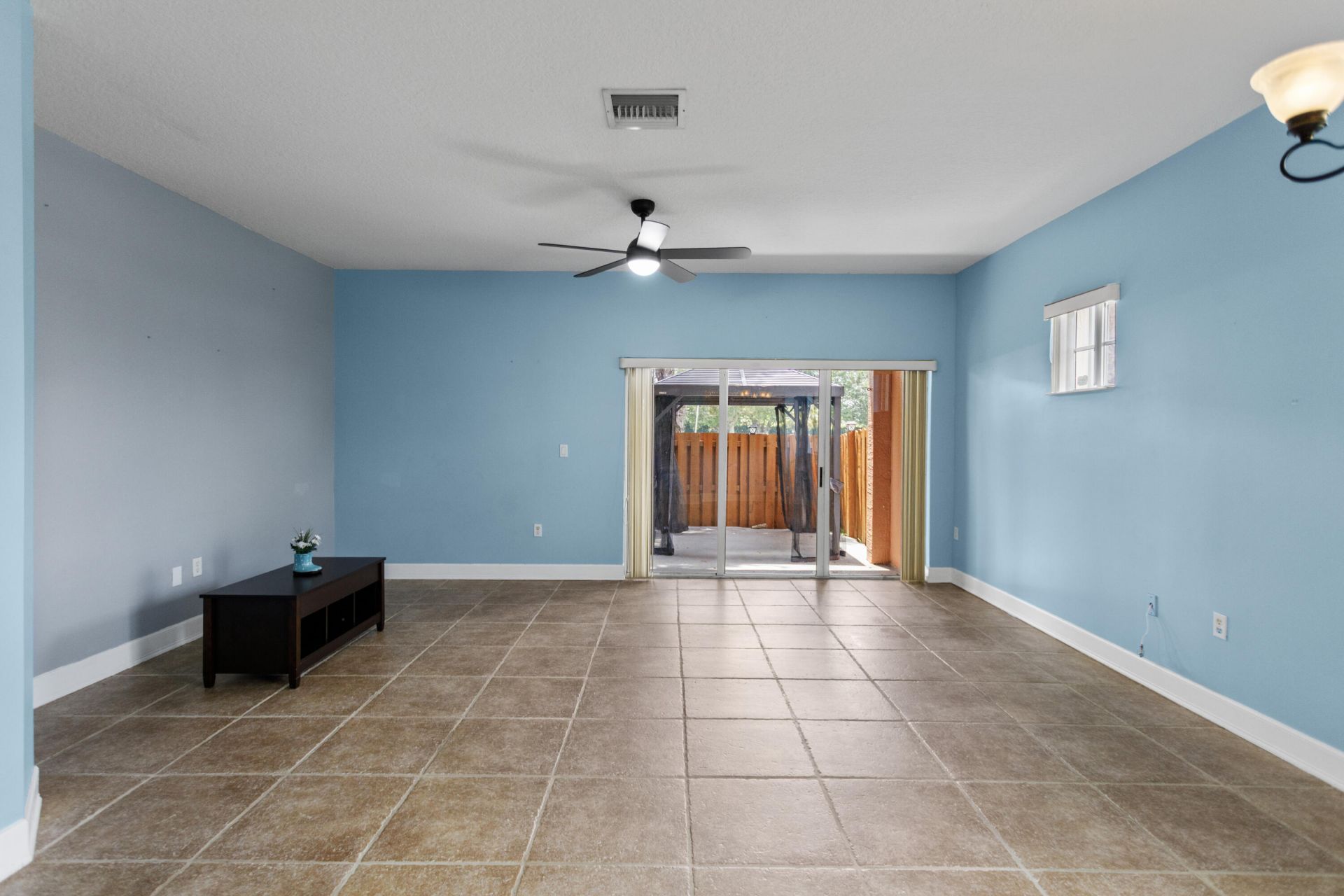 1216 NW 100th Avenue, Pembroke Pines, FL 33024 Photo