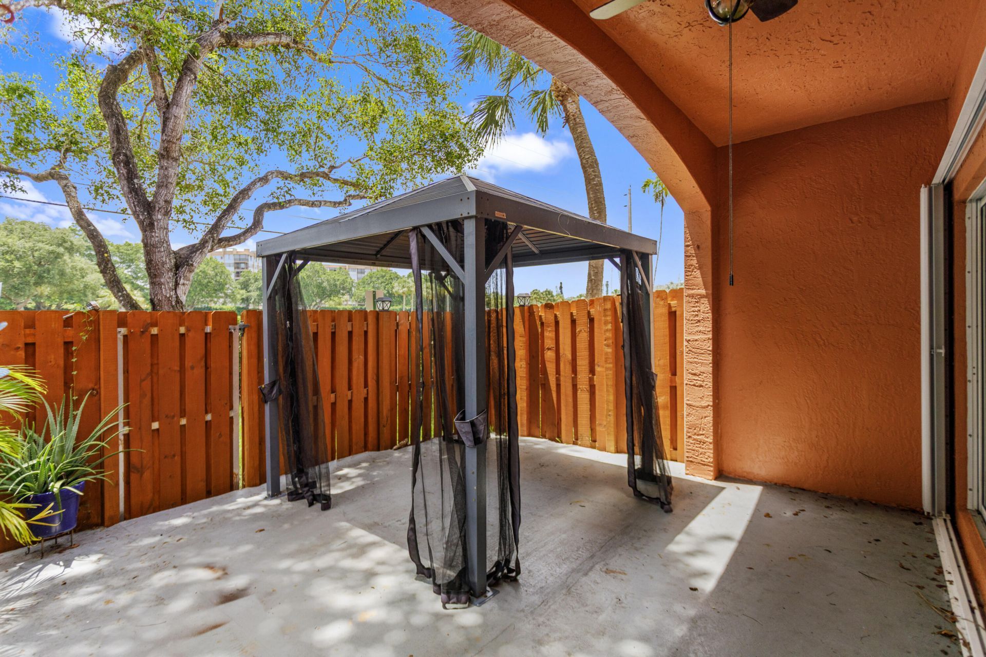 1216 NW 100th Avenue, Pembroke Pines, FL 33024 Photo