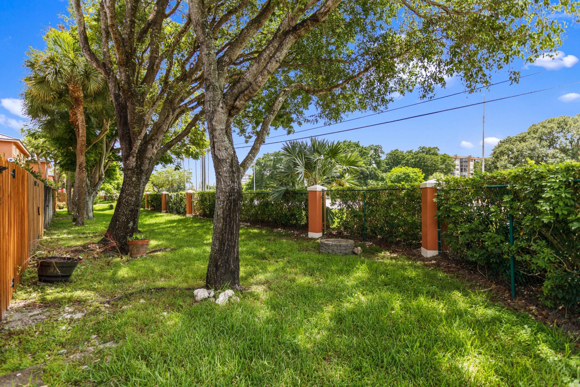 1216 NW 100th Avenue, Pembroke Pines, FL 33024 Photo