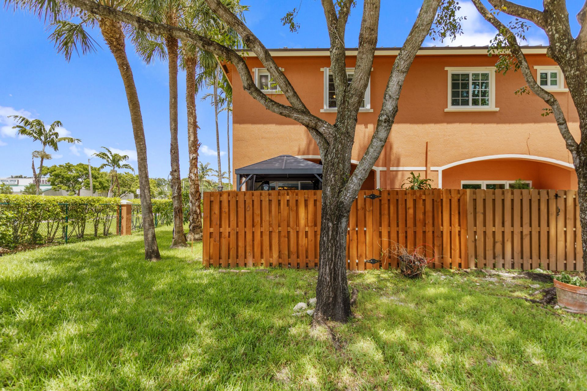 1216 NW 100th Avenue, Pembroke Pines, FL 33024 Photo