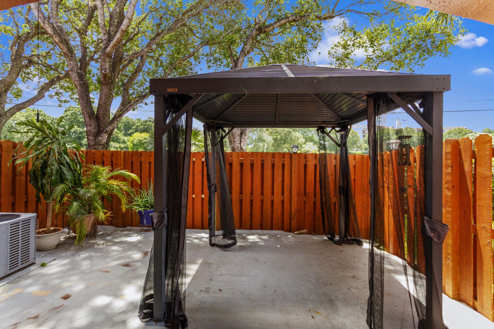1216 NW 100th Avenue, Pembroke Pines, FL 33024 Photo