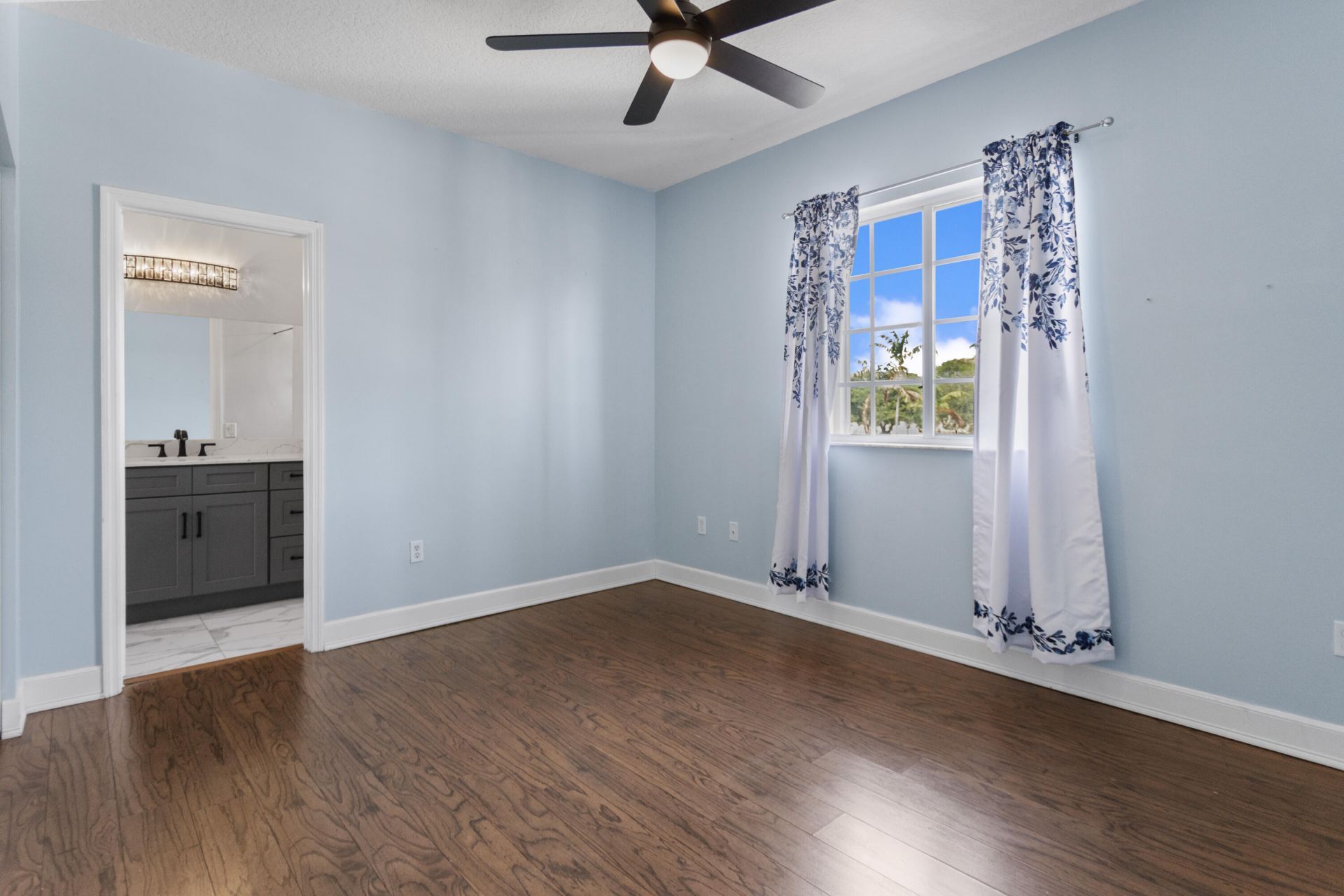 1216 NW 100th Avenue, Pembroke Pines, FL 33024 Photo