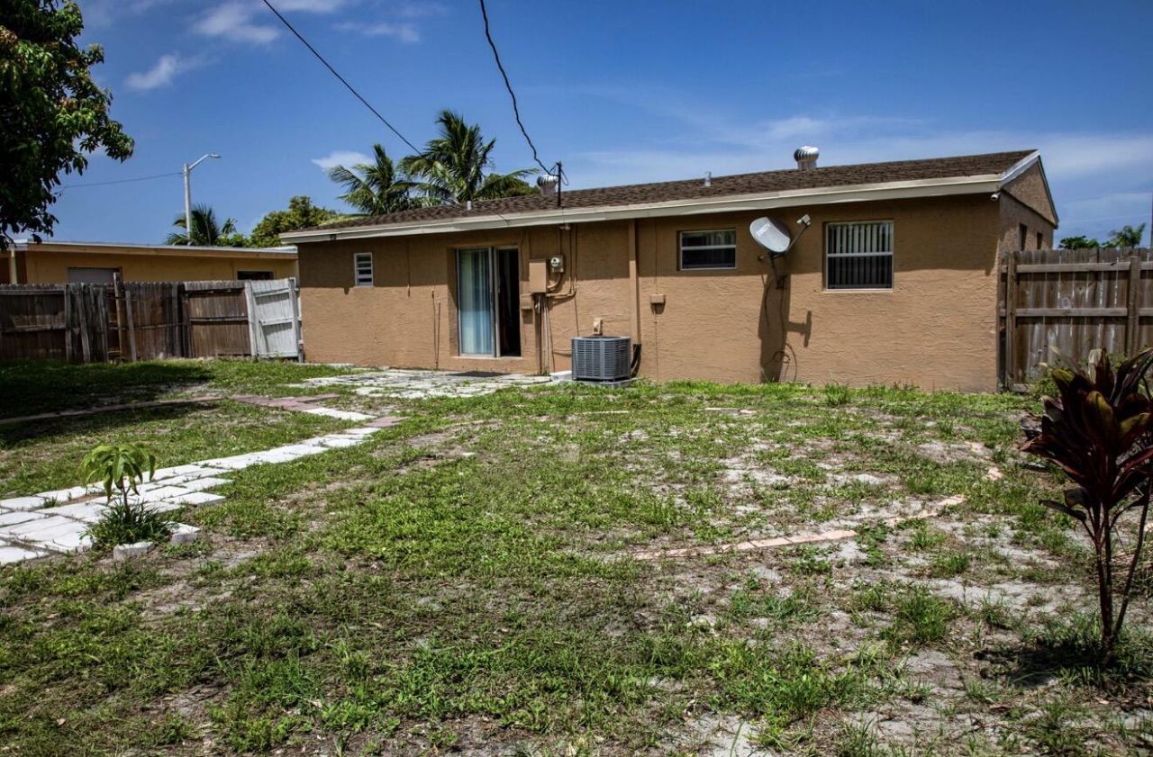 465 Waseca Dr Drive, Lake Worth, FL 33462 Photo