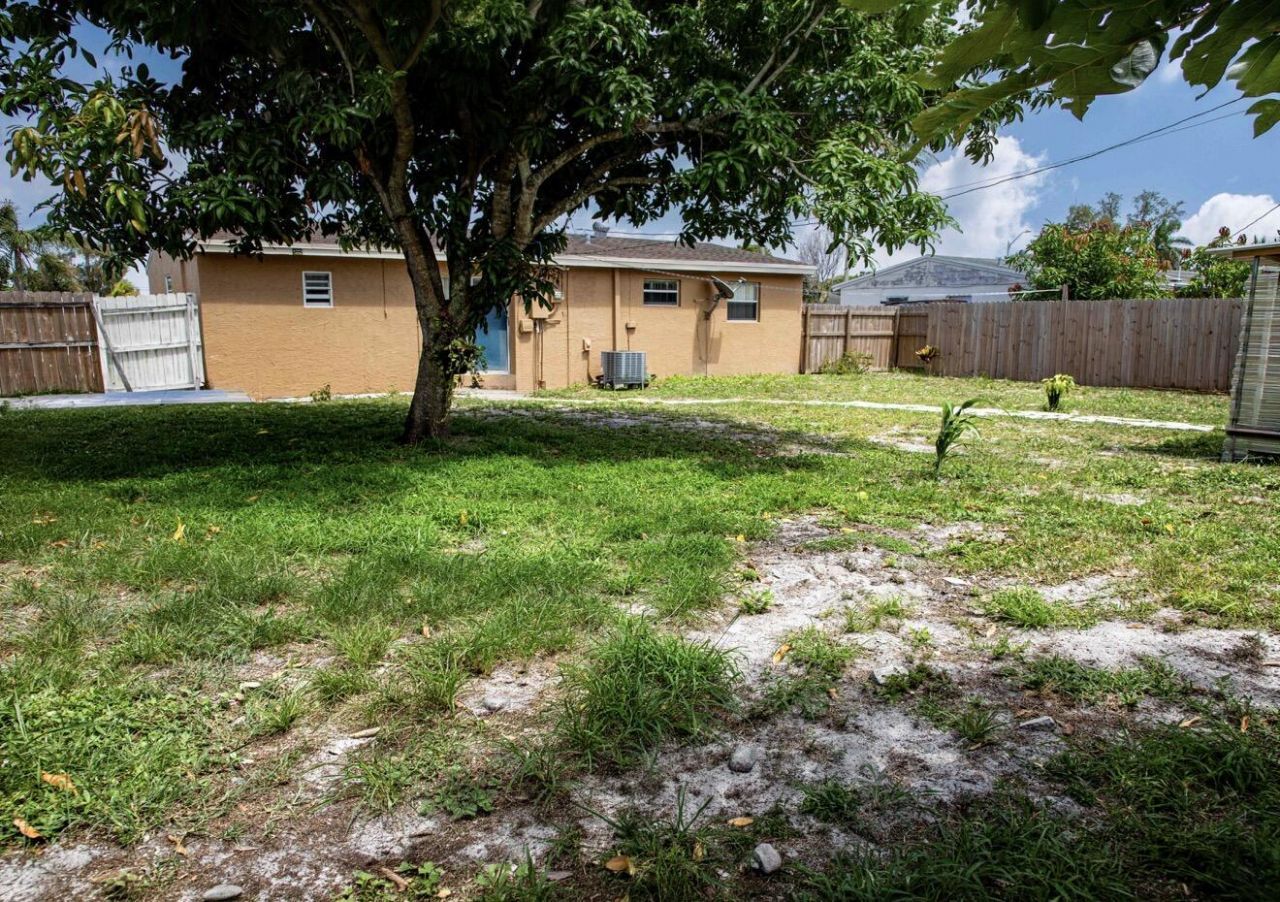 465 Waseca Dr Drive, Lake Worth, FL 33462 Photo