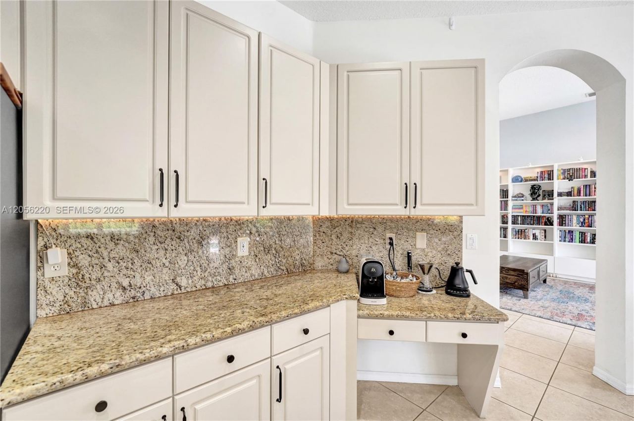 16428 NW 14th St , Pembroke Pines, FL 33028 Photo