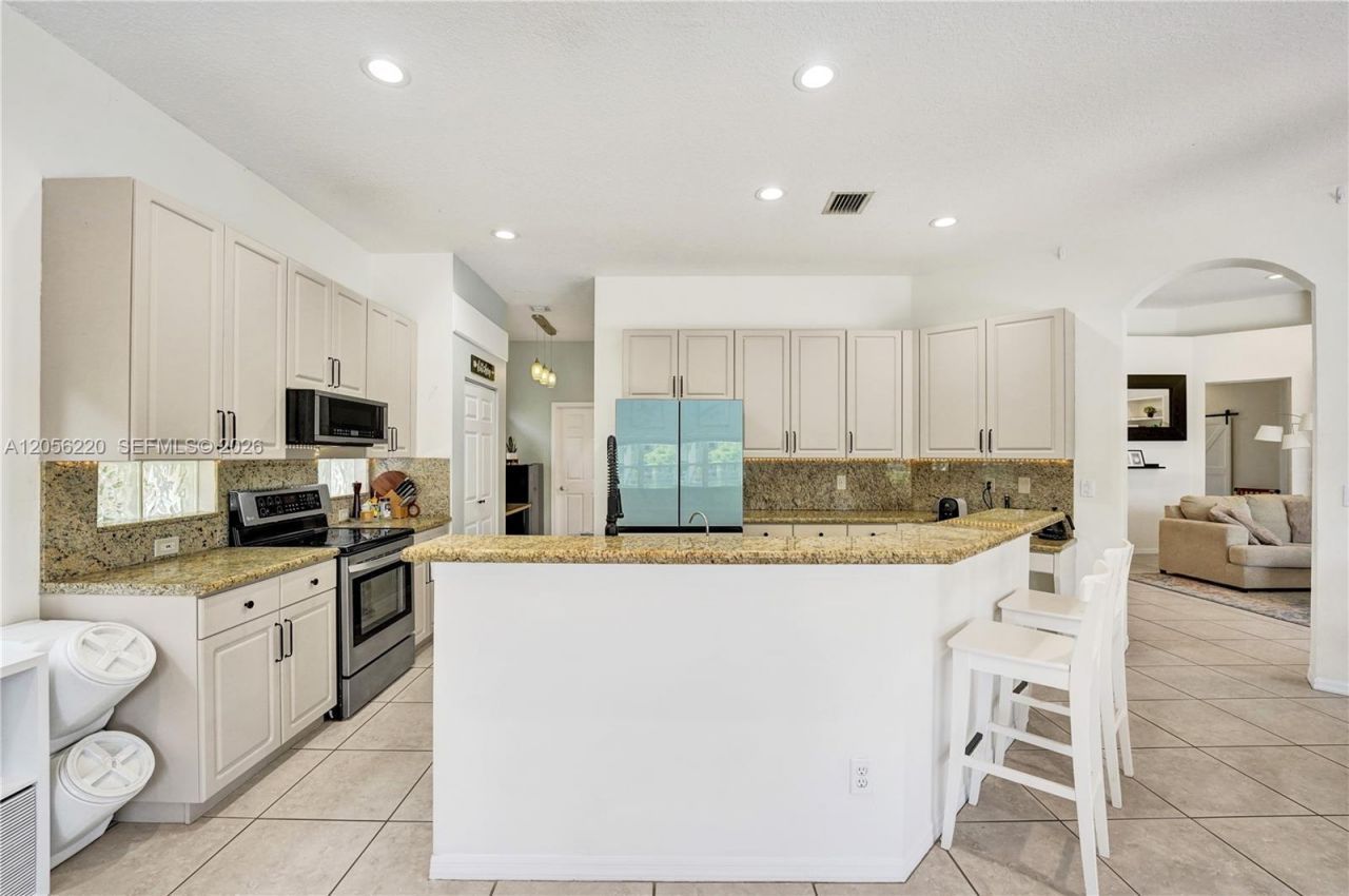 16428 NW 14th St , Pembroke Pines, FL 33028 Photo