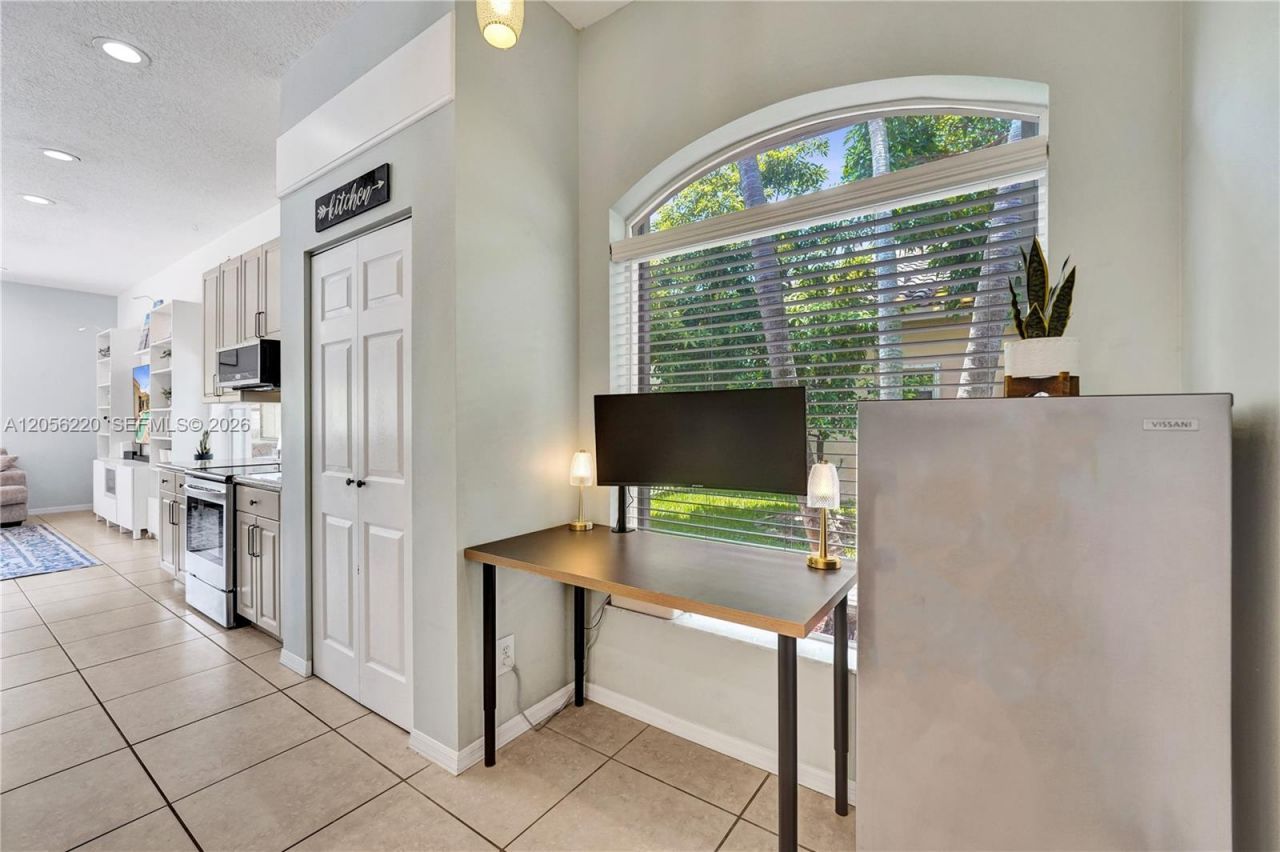 16428 NW 14th St , Pembroke Pines, FL 33028 Photo