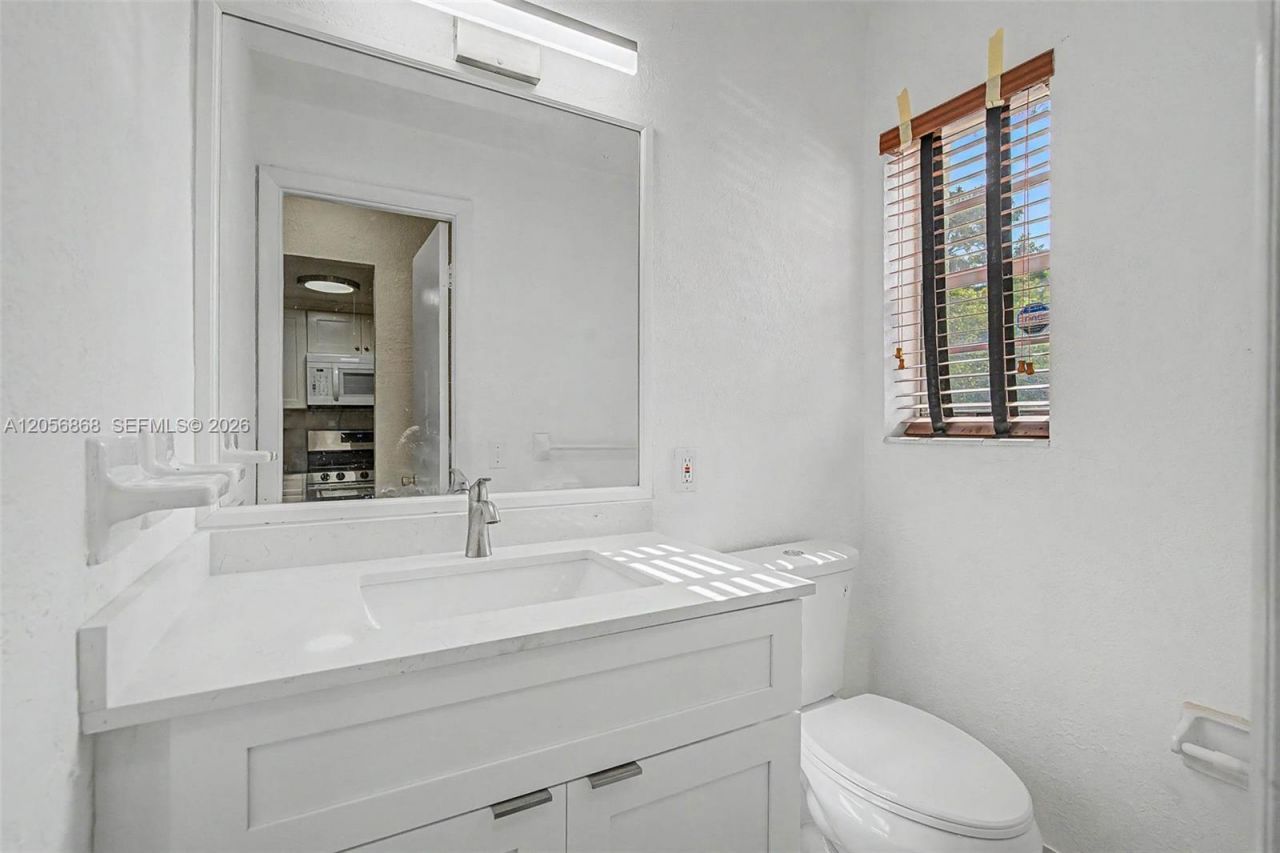 6709 N Kendall Dr, Unit 223, Pinecrest, FL 33156 Photo