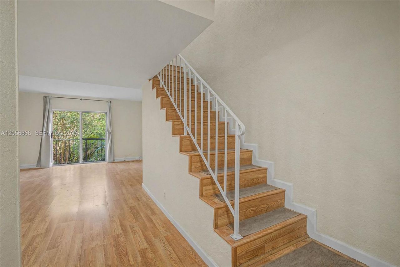 6709 N Kendall Dr, Unit 223, Pinecrest, FL 33156 Photo