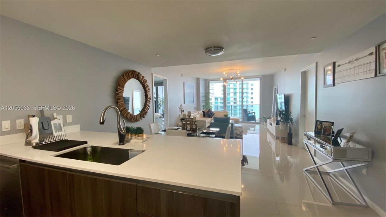 488 NE 18th , Unit 4809, Miami, FL 33132 Photo