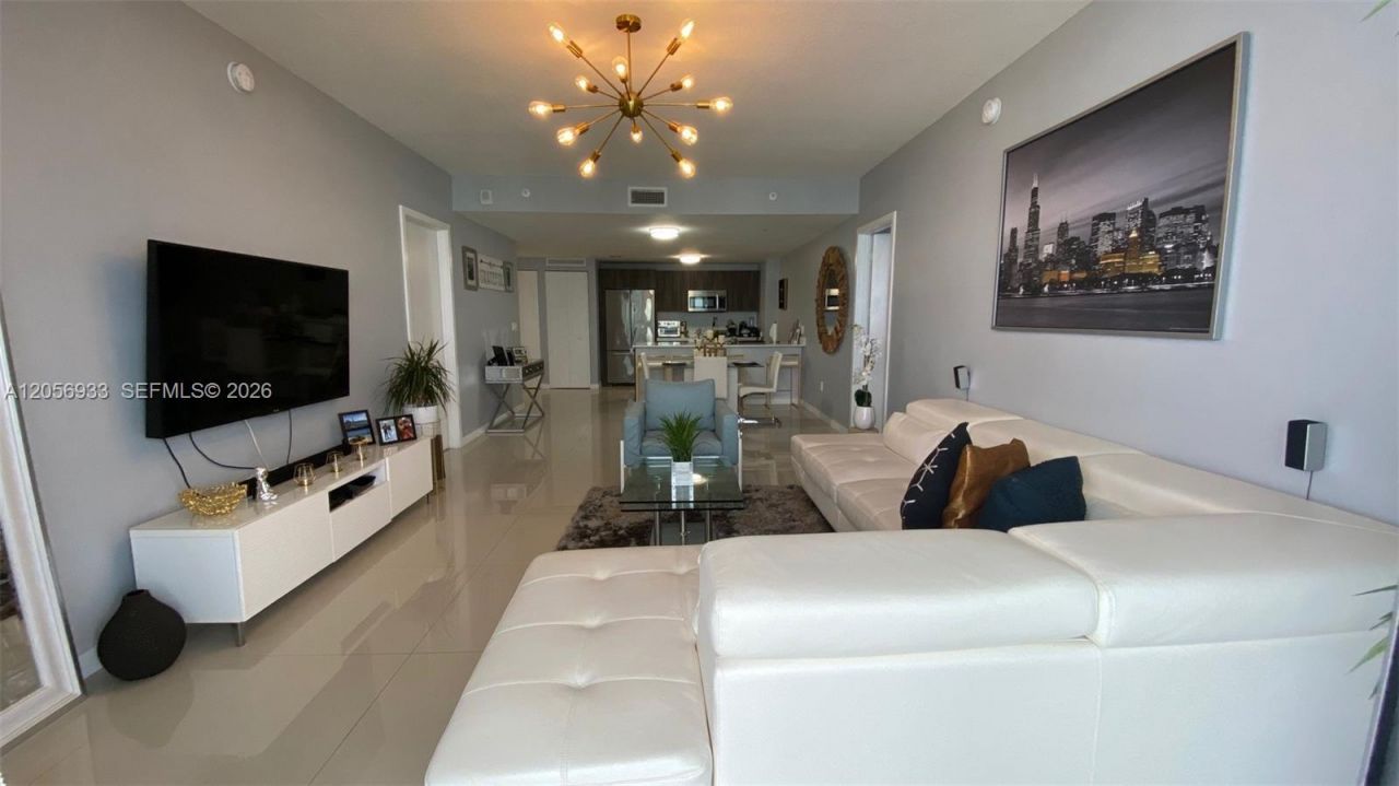 488 NE 18th , Unit 4809, Miami, FL 33132 Photo