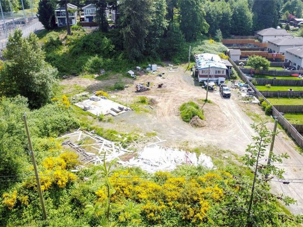 681 Homewood Rd , Campbell River, BC V9W 3N6