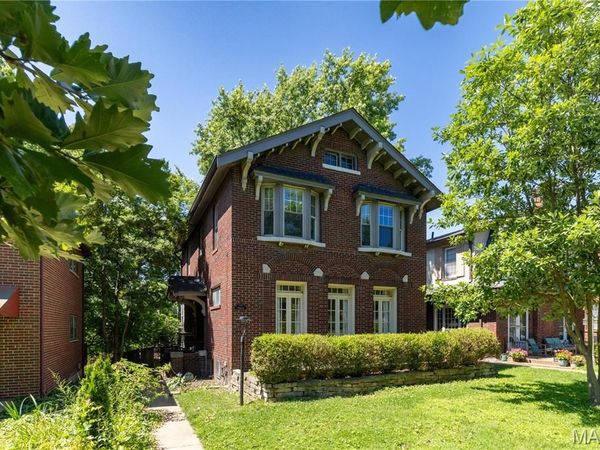 7118 Pershing Avenue , University City, MO 63130
