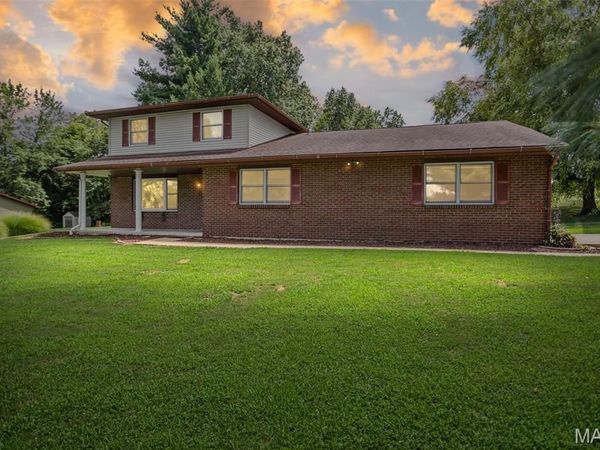 21015 Hickory Street, Grafton, IL 62037
