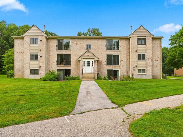 3 Brookside Drive, Unit 3, Exeter, NH 03833