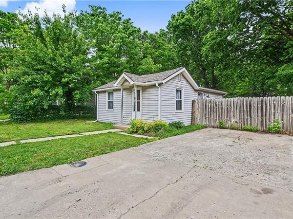 1418 Maple Lane, Lawrence, KS 66044