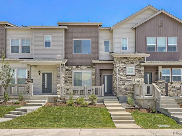 402 N Bersshine Court , Watkins, CO 80137