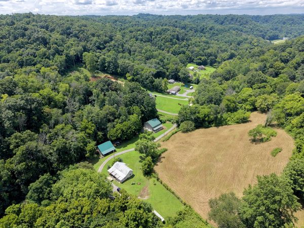 490 Ford Hollow Rd , Hartsville, TN 37074