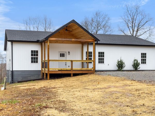 4251 Old Metal Rd , Palmyra, TN 37142
