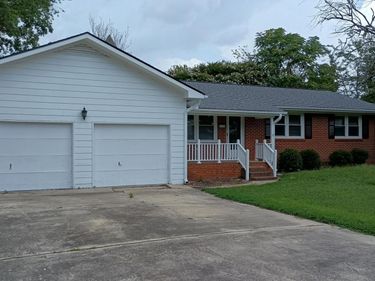 102 S Tunstall Avenue, Apex, NC 27502