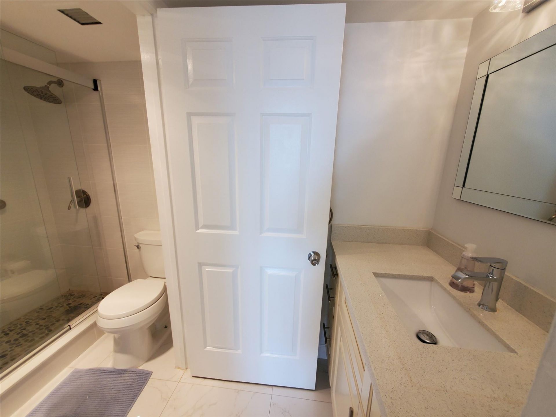 3031 N Ocean Boulevard, Unit 708, Fort Lauderdale, FL 33308 Photo