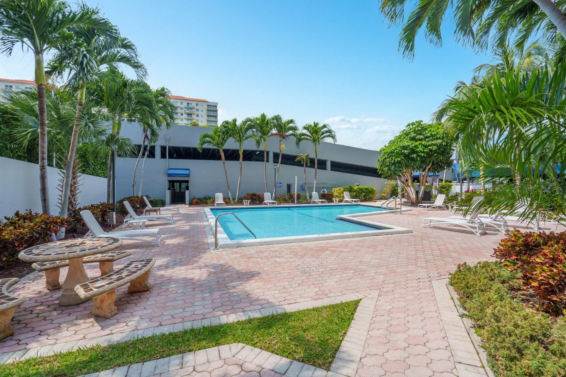3031 N Ocean Boulevard, Unit 708, Fort Lauderdale, FL 33308 Photo
