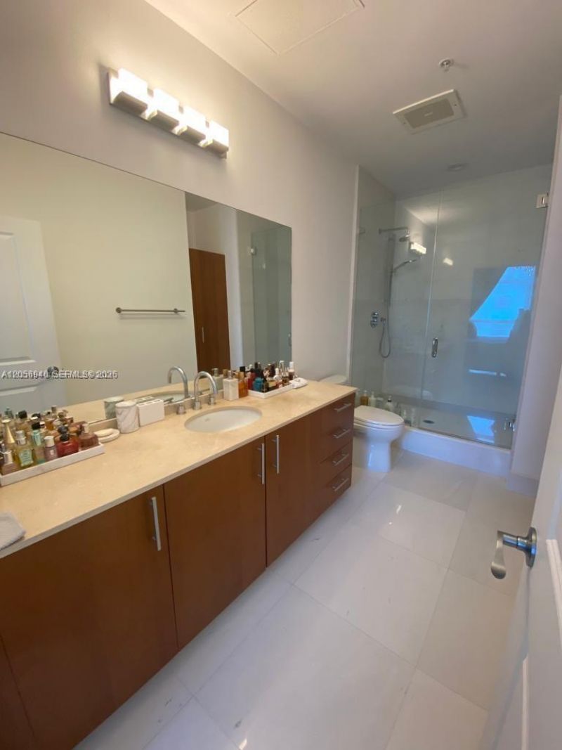 1945 S Ocean Dr, Unit 211, Hallandale Beach, FL 33009 Photo