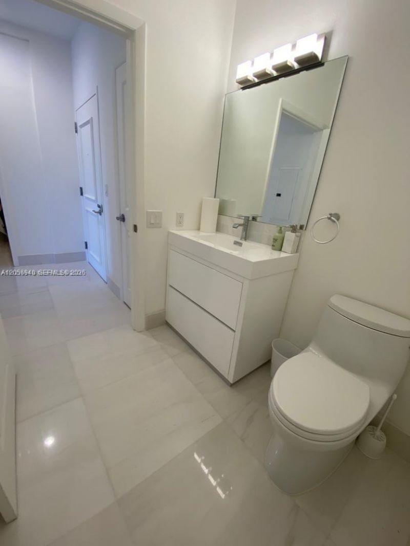 1945 S Ocean Dr, Unit 211, Hallandale Beach, FL 33009 Photo