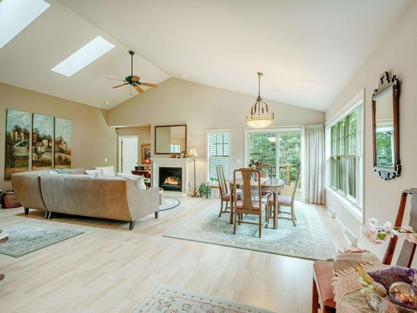 6027 CANYON Parkway, McFarland, WI 53558