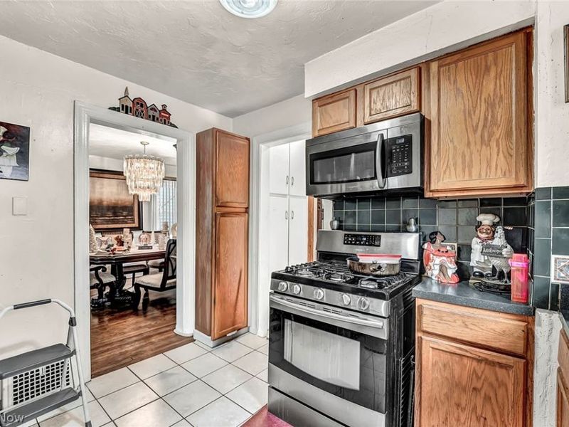 1909 Powell Avenue, Cleveland Heights, OH 44118 Photo 18