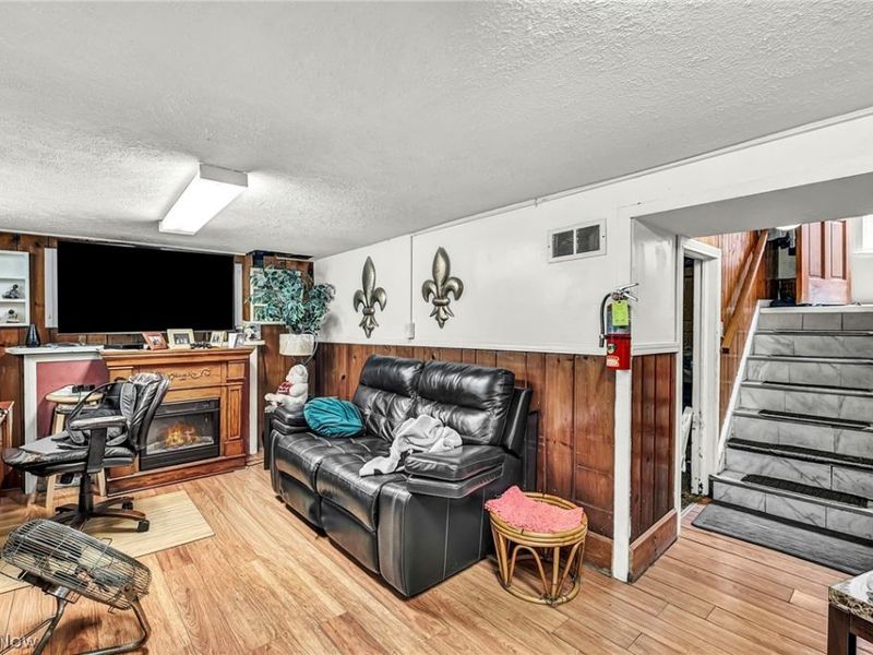 1909 Powell Avenue, Cleveland Heights, OH 44118 Photo 8